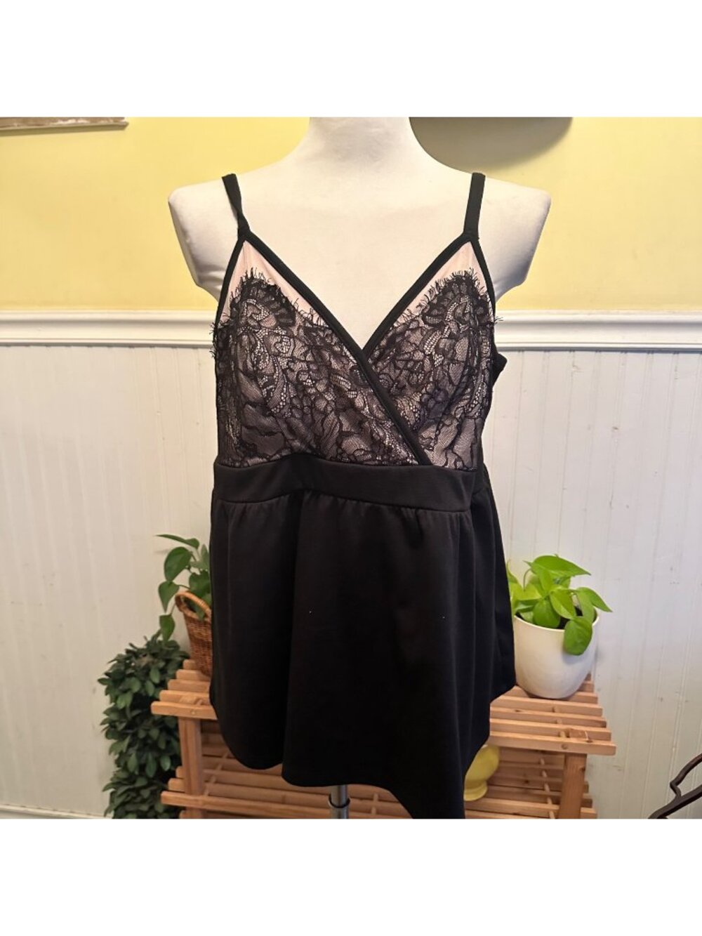 Torrid 1X cami Tank top black knit lace overlay surplice bust adjustable straps
